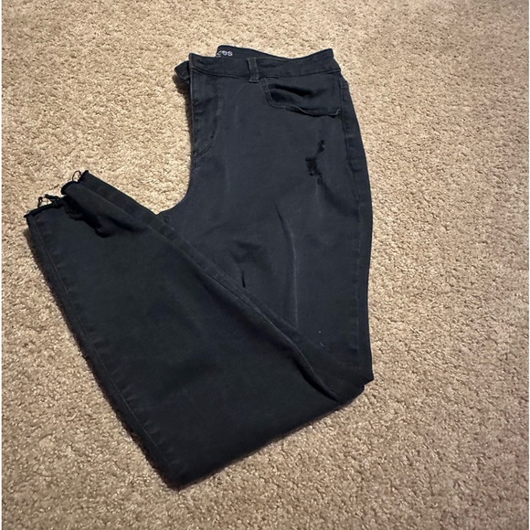 Maurice’s black skinny jeans - Picture 2 of 3